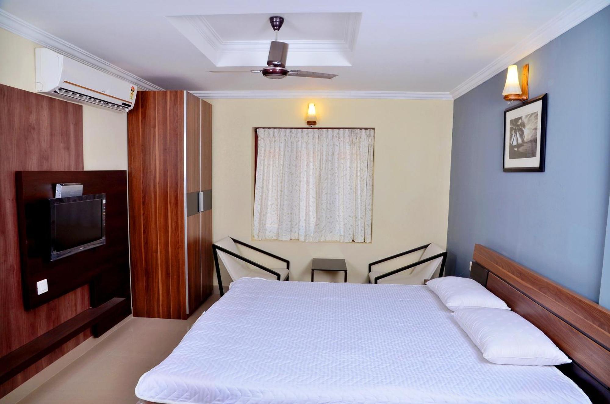 French Avenue Hotel Mahe Exterior photo
