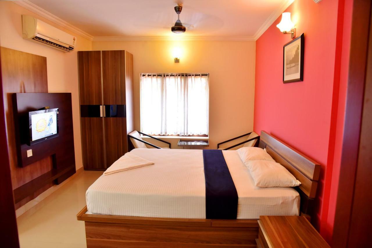 French Avenue Hotel Mahe Room photo