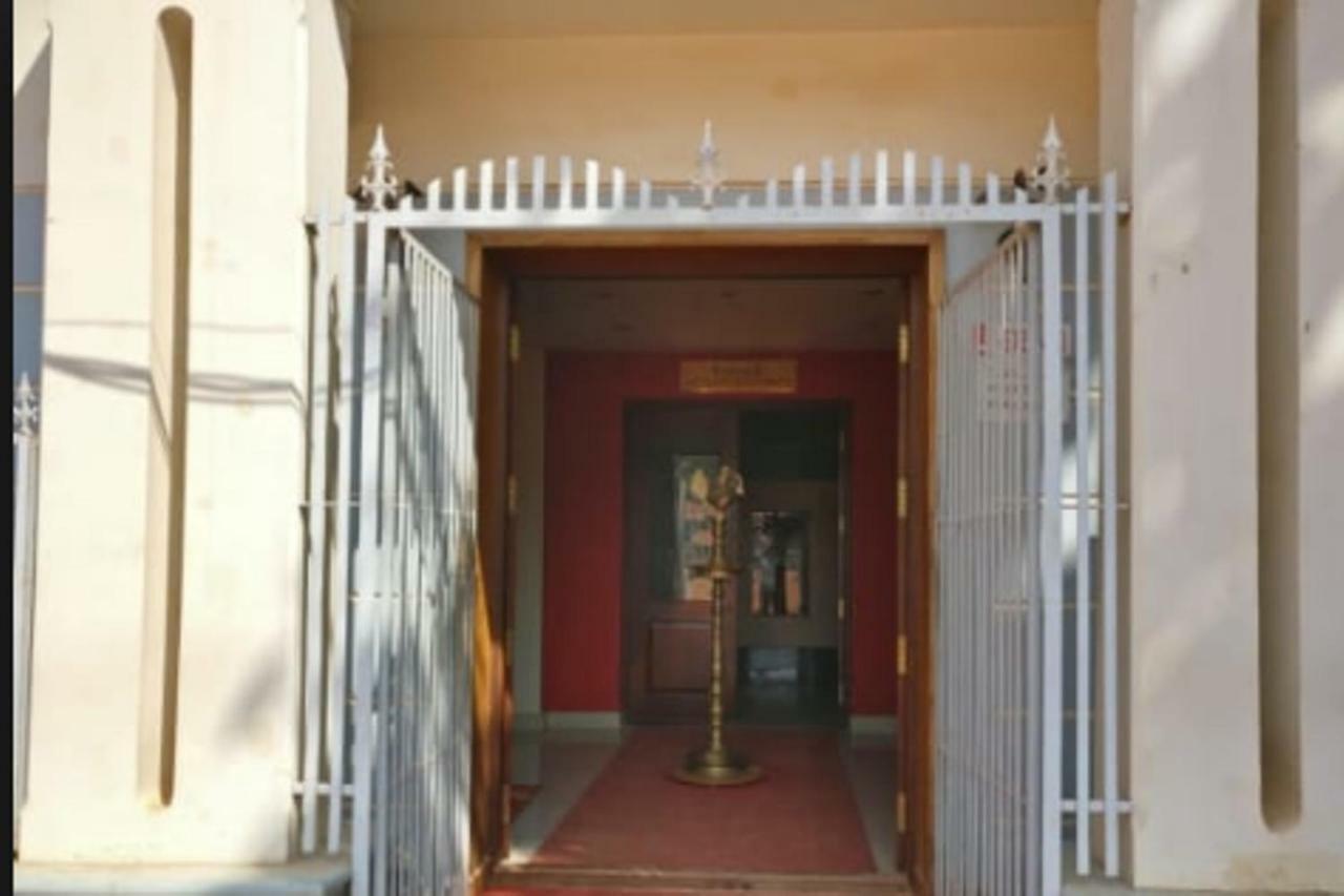 French Avenue Hotel Mahe Exterior photo